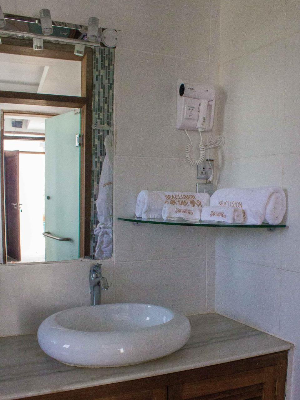 Seaclusion Diani Hotel Diani Beach Exterior photo